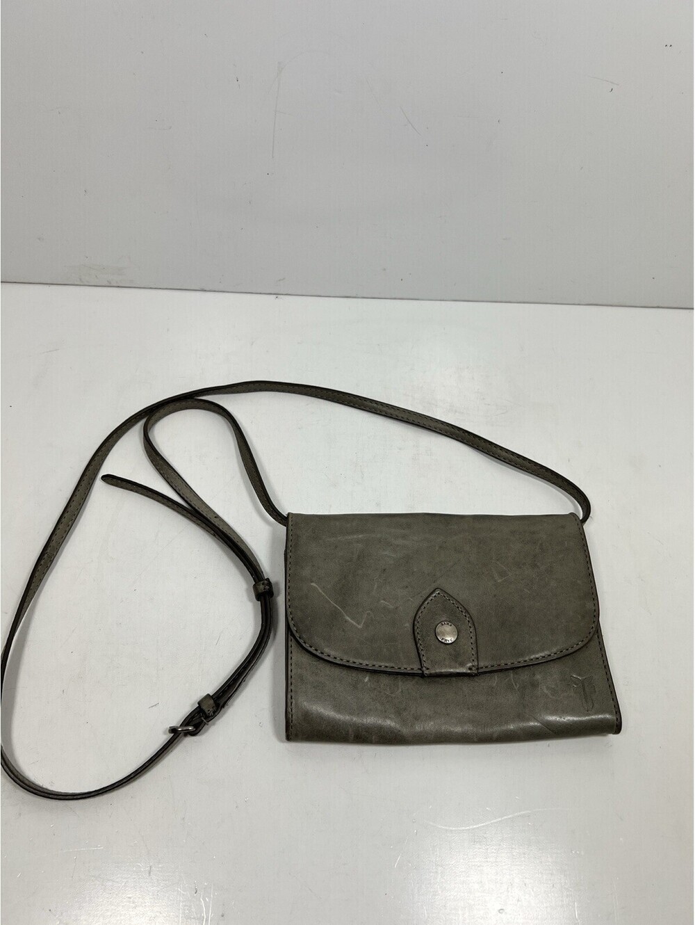 Frye Gray Leather Crossbody Handbag Adjustable Strap Wallet Wristlet